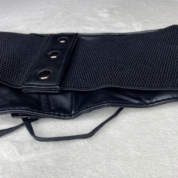 Mini black corset - Picture 3 of 4